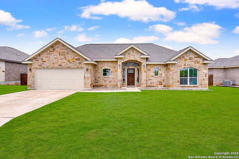 1St, FLORESVILLE, TX 78114