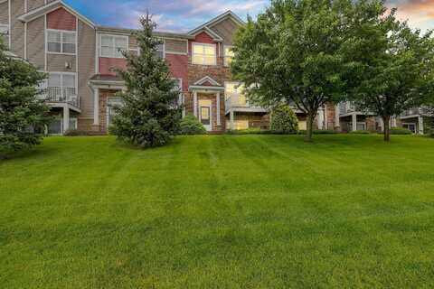 Colonial, CHANHASSEN, MN 55317