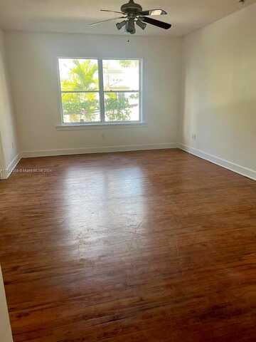 16Th, MIAMI BEACH, FL 33139