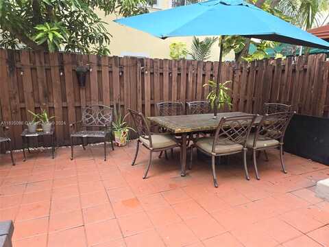 74Th, HIALEAH, FL 33015