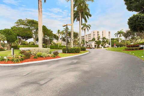 Boca Del Mar Dr, Boca Raton, FL 33433