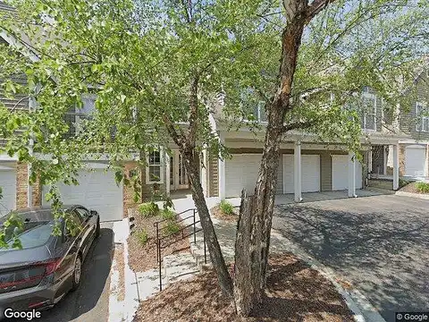 Chasewood Parkway, Minnetonka, MN 55343