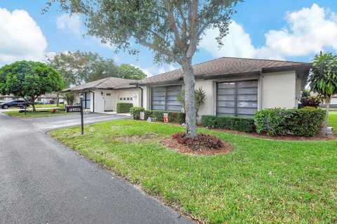 Equestrian Cir, Boynton Beach, FL 33436