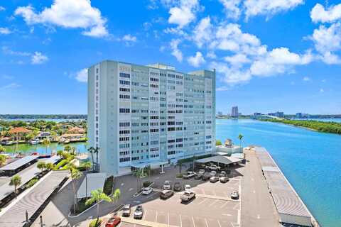 Island Way, Clearwater, FL 33767