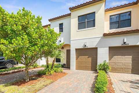 1St, PEMBROKE PINES, FL 33029