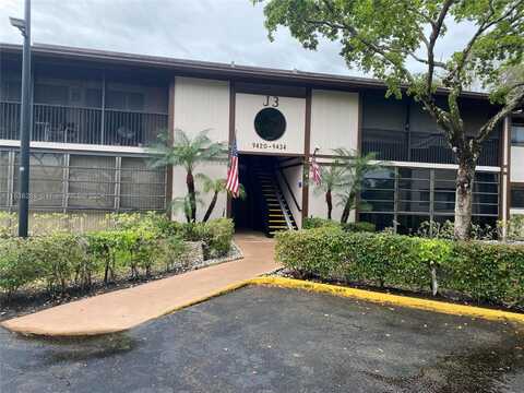 S Belfort Cir, Tamarac, FL 33321