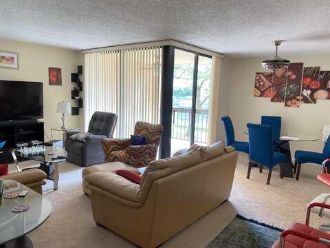 Egret Cir, Delray Beach, FL 33444