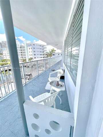 S Ocean Dr, Hallandale Beach, FL 33009