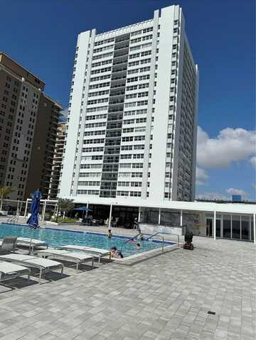 S Ocean Dr, Hallandale Beach, FL 33009