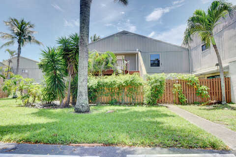 Crossings Cir, Boynton Beach, FL 33435