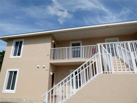 Fiddlers Green Circle, Rotonda West, FL 33947