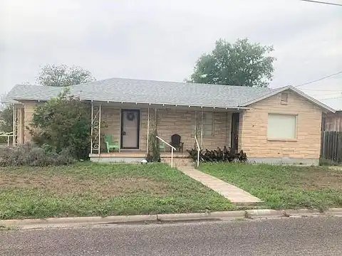 908, 910 Ave G, Ozona, TX 76943