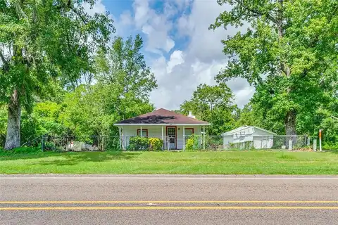 Slade Street, Coldspring, TX 77331