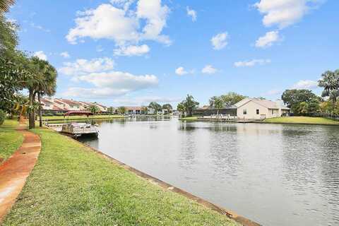 Newtown Circle, Tampa, FL 33615