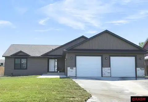 Se Birchwood Place, Owatonna, MN 55060