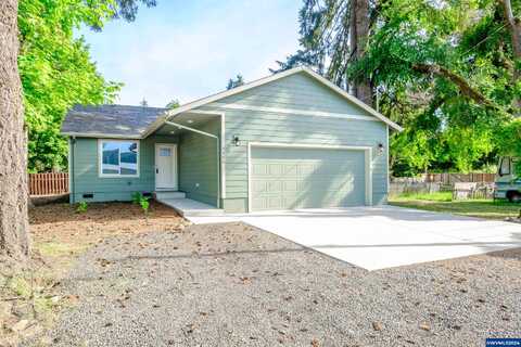 Nandina St, Sweet Home, OR 97386