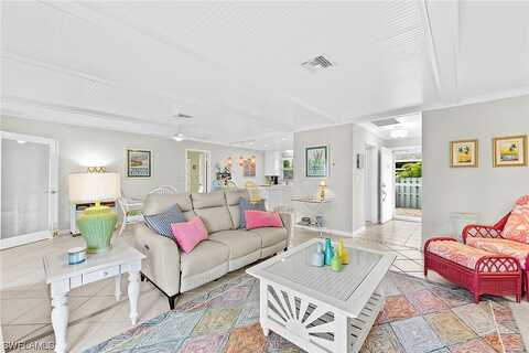 Island Circle, Fort Myers, FL 33919