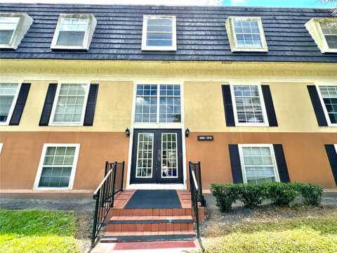 Versailles Drive, Orlando, FL 32808