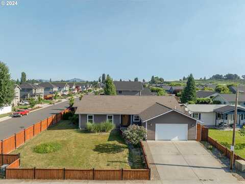 Cedar Dr, Hood River, OR 97031