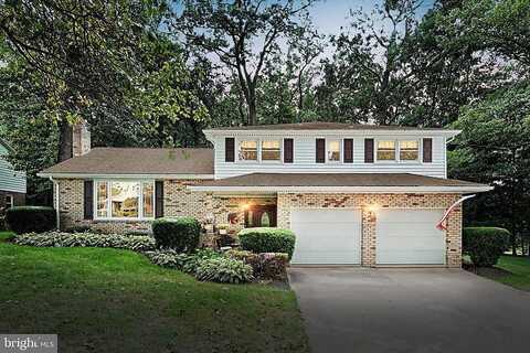 Skylight Drive W, York, PA 17402