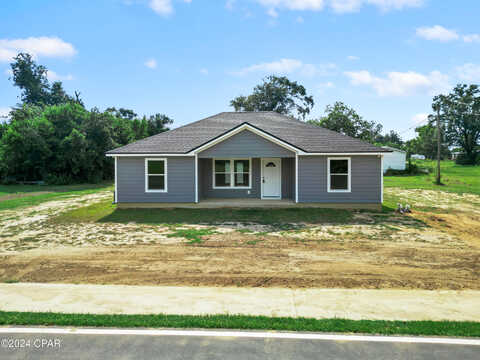 Ne Fuqua Circle, Altha, FL 32421