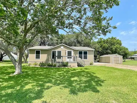 Meadowlark St, Palacios, TX 77465