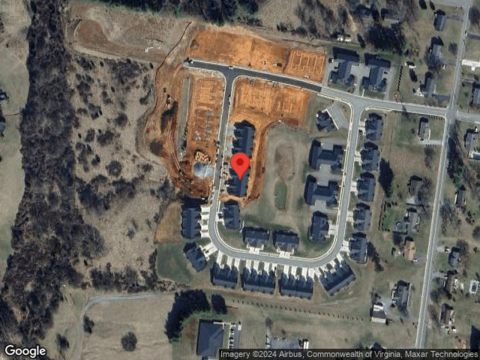 Villa Oak Circle, Bedford, VA 24523
