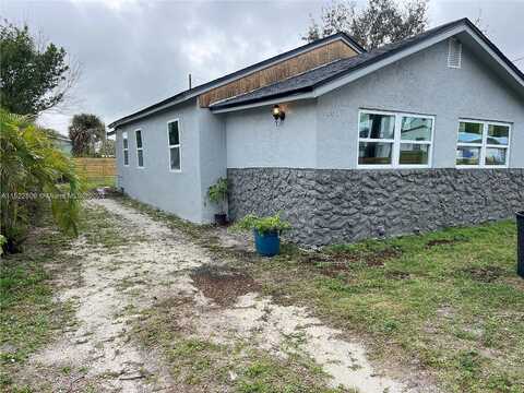 E Avenue, Fort Pierce, FL 34950