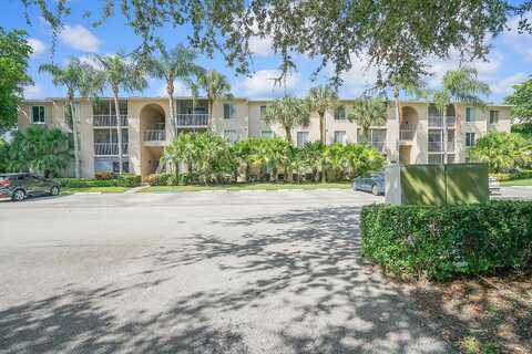 Oneida Dr, Delray Beach, FL 33446