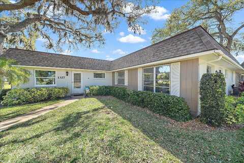 Glendale Circle W, Sarasota, FL 34232