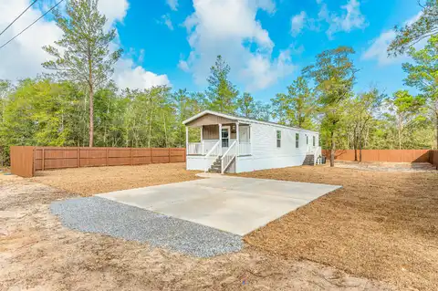 E Cypress Avenue, Defuniak Springs, FL 32433