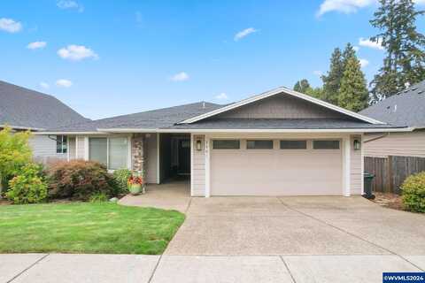 Jaysie Dr, Silverton, OR 87381