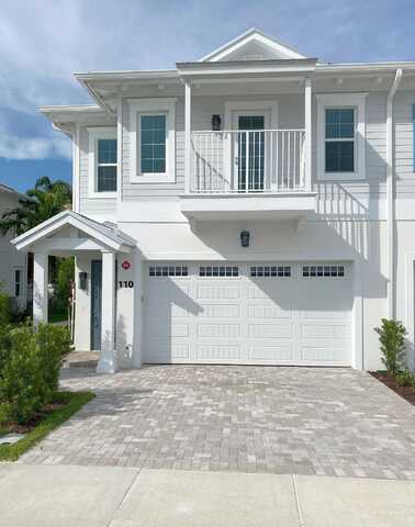 Royal Palm Circle, Tequesta, FL 33469