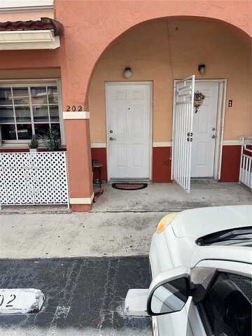 W 36Th Ave, Hialeah, FL 33018