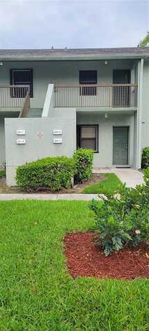 N Carambola Cir N, Coconut Creek, FL 33066