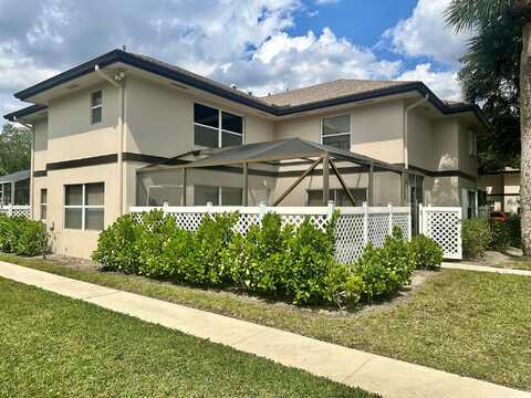 Essex Court, Royal Palm Beach, FL 33411