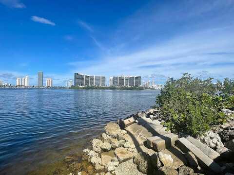 Ne 184 Street, Aventura, FL 33160