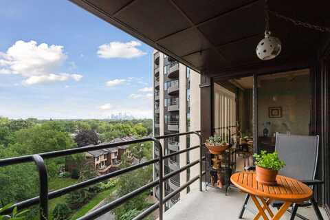 Dean Court, Minneapolis, MN 55416