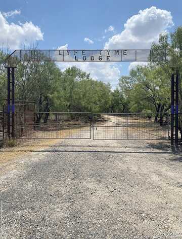 Private Road 101, Carrizo Springs, TX 78834