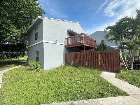 Crossings Cir, Boynton Beach, FL 33435