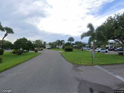 Se Royal Green Circle, Port Saint Lucie, FL 34952