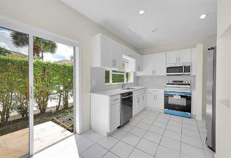 Lakeview Dr, Coral Springs, FL 33071