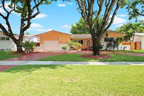 Dove Ave, Miami Springs, FL 33166