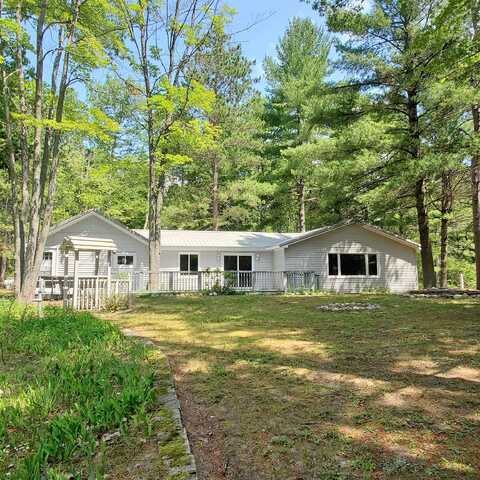 Ne Loch Alpine Drive, Kalkaska, MI 49640