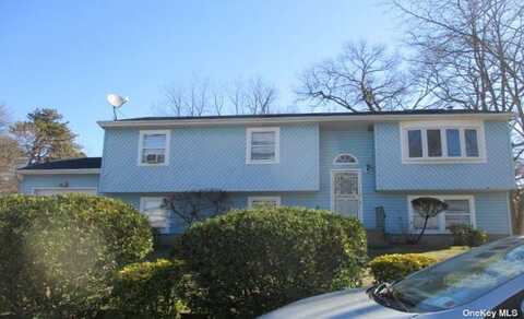 Governor Avenue, West Babylon, NY 11704