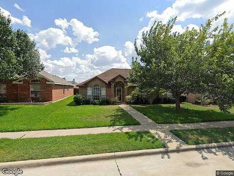 Bridle Path, LANCASTER, TX 75146