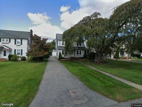 Lanier, BAY SHORE, NY 11706