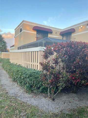 Village Dr, Delray Beach, FL 33445