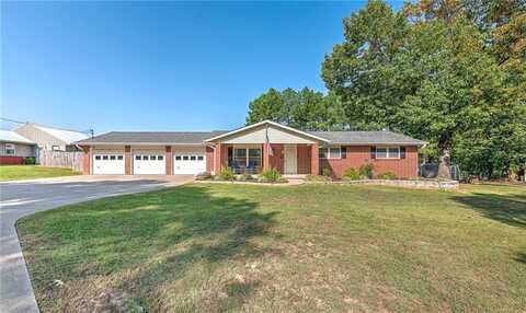 302 Casey LN, Rogers, AR 72756