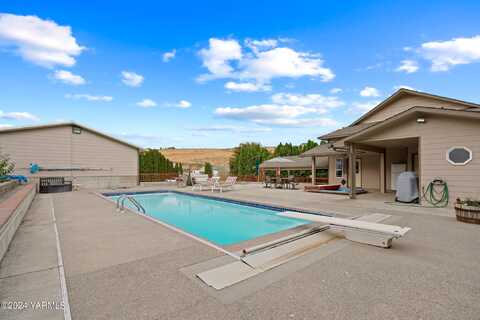 15172 Cottonwood Canyon Rd, Yakima, WA 98908